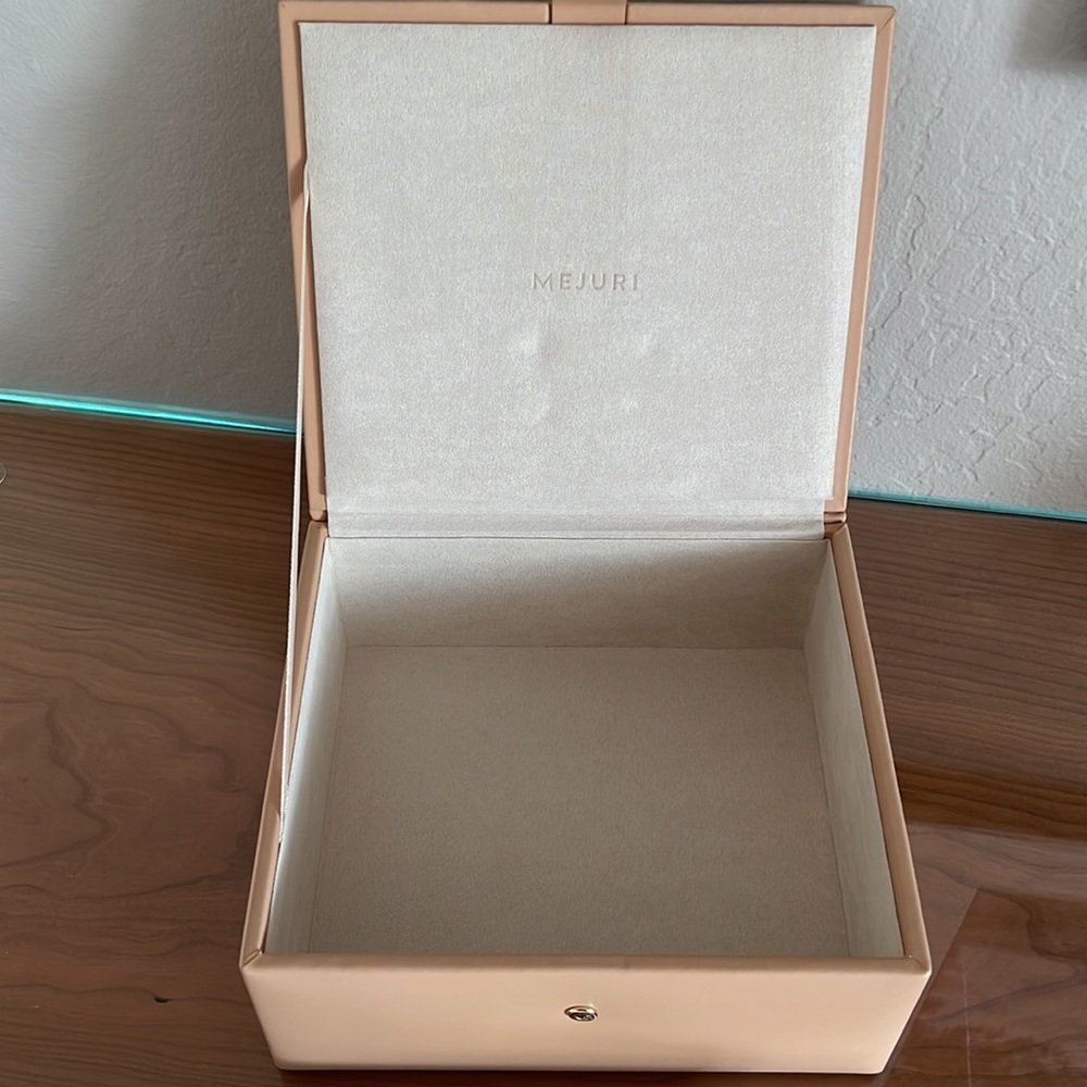 Mejuri Large Leather Jewelry Box EUC - Picture 10 of 13